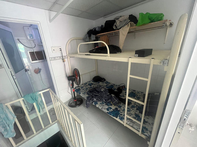 Bathroom 4, Hammock House Homestay, District 1