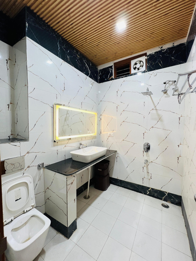 Bathroom 5, The Shalam Resort, Garhwal