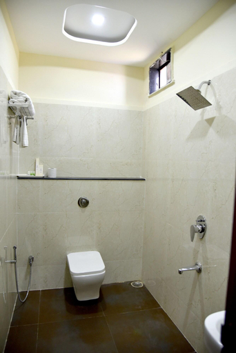 Bathroom 3, Hotel Simran Pride, Raipur