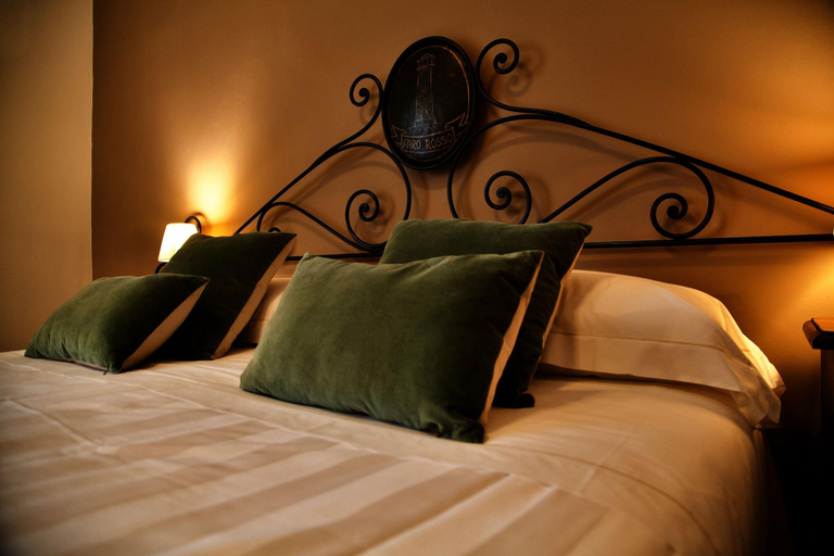 Bedroom 4, Faro Rosso, Perugia