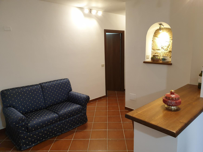Others 3, Residenza Elise, Terni
