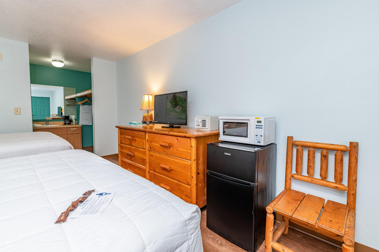Bedroom 2, Camp Mack, a Guy Harvey Lodge, Marina & RV Resort, Polk