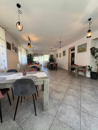 Facilities 5, Top Mountain, Brasov