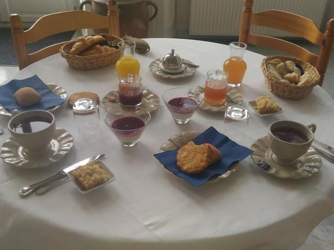 Food & Drinks 2, Chambres D'hotes La Barbinais Bed&breakfast St Mal, Ille-et-Vilaine