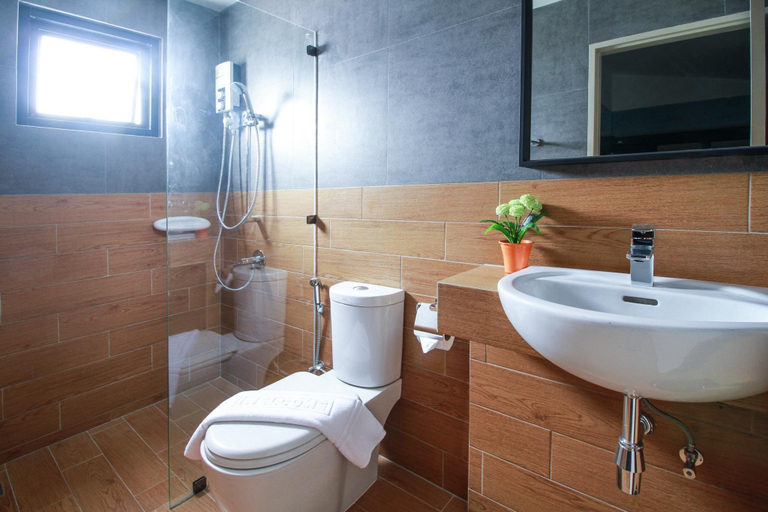 Bathroom 4, Mybed Chonburi, Muang Chon Buri