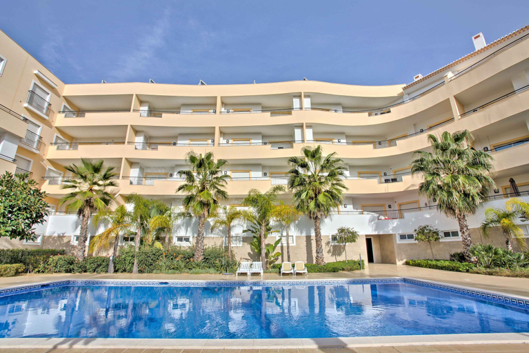 Exterior & Views, Lagos Palm Tree 1 With Pool by Homing, Lagos