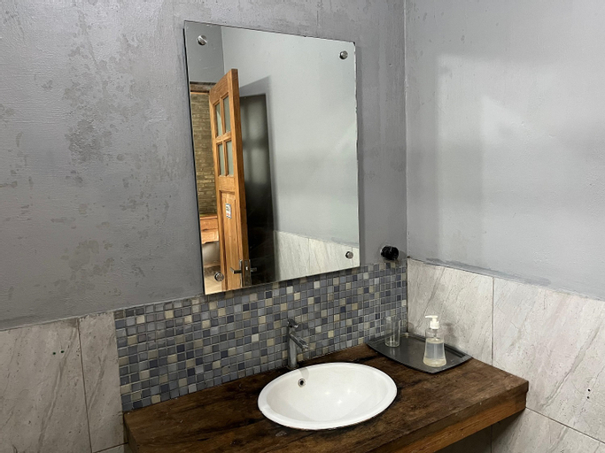 Bathroom 12