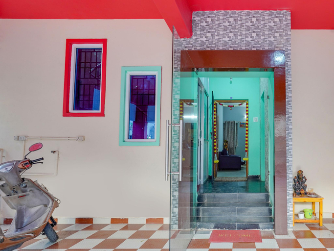 Others 5, Hotel O Eswar Residency Saligramam, Chennai