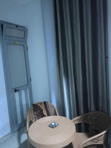 Others 5, Florida hotel, 'Abdin