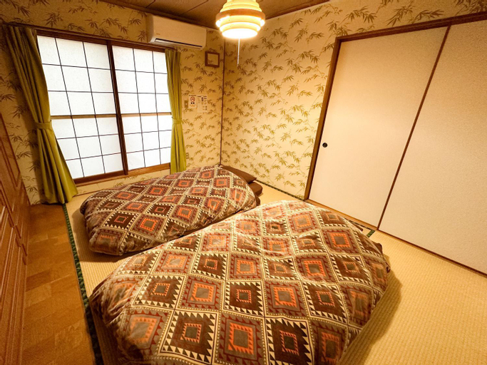 Bedroom 2, Renewal Chano Onsen House 温泉付き, Shiraoi