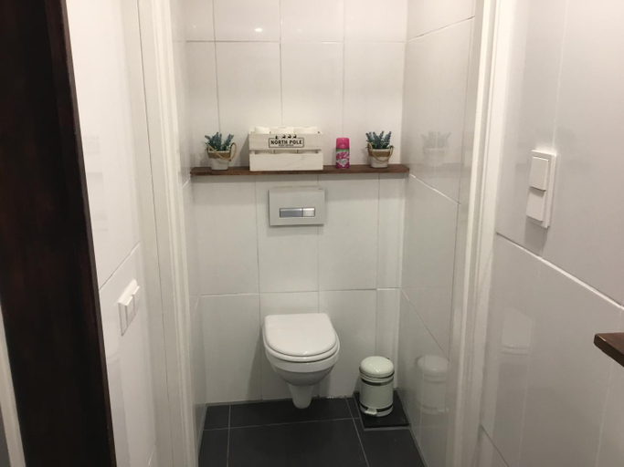 Bathroom 3, B&B Alkmaars Toppunt XL, Alkmaar