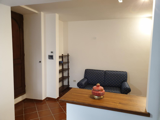 Others 5, Residenza Elise, Terni