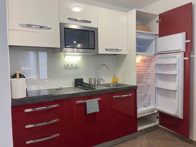 Others 4, SWU Carrara Apartments, Budapesti