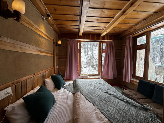 Bedroom 2, Firgun Chapter Sajwaad, Kullu