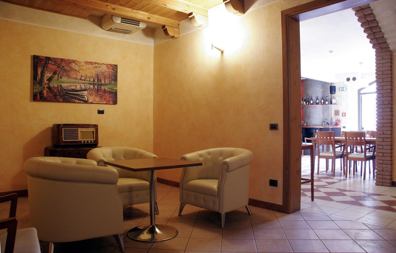 Public Area 2, Hotel Bed & Wine, Verona
