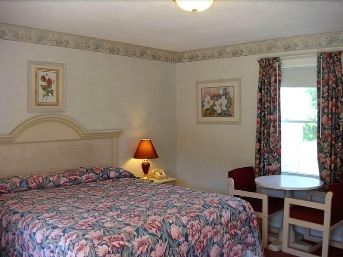 Bedroom 3, Rocky River Inn, Litchfield