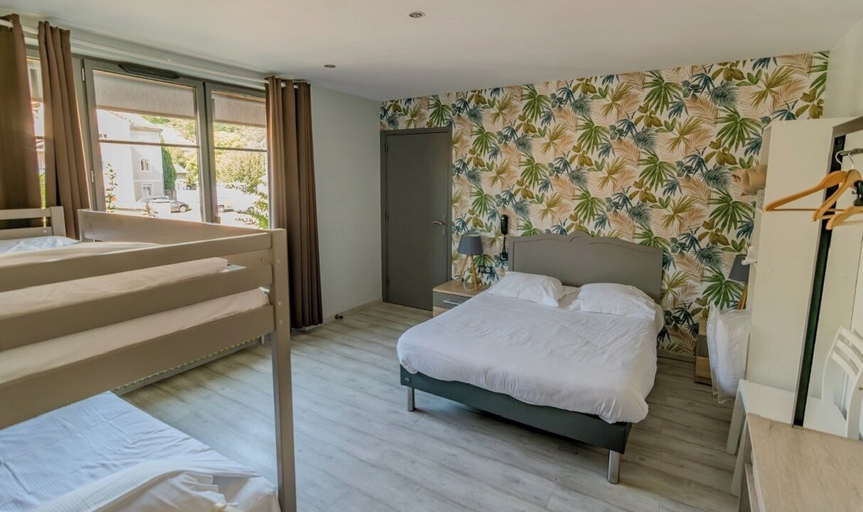 Bedroom 3, Hôtel de l'Abbaye, Saône-et-Loire