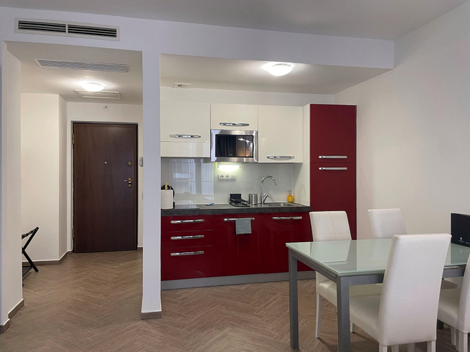Others 5, SWU Carrara Apartments, Budapesti