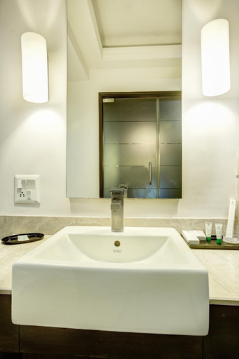 Bathroom 10