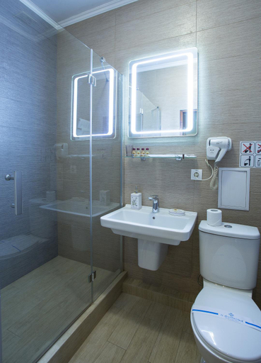 Bathroom 2, Spa-Hotel Myslyvskiy Dvir, Darnyts'kyi