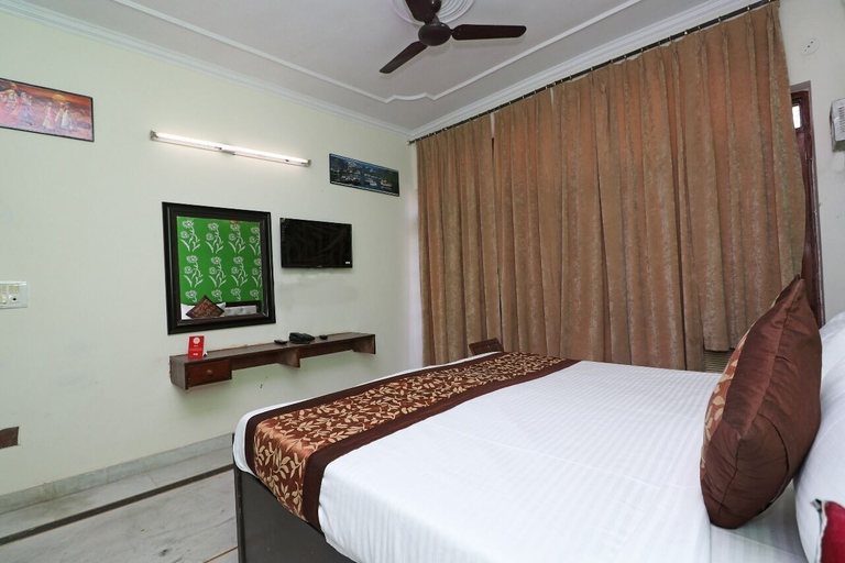 Bedroom 2, Hotel Hari Villa, Gautam Buddha Nagar