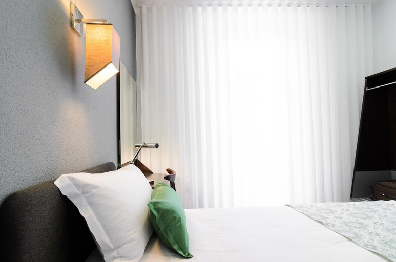 Others 4, Hotel Portuense, Lisbon