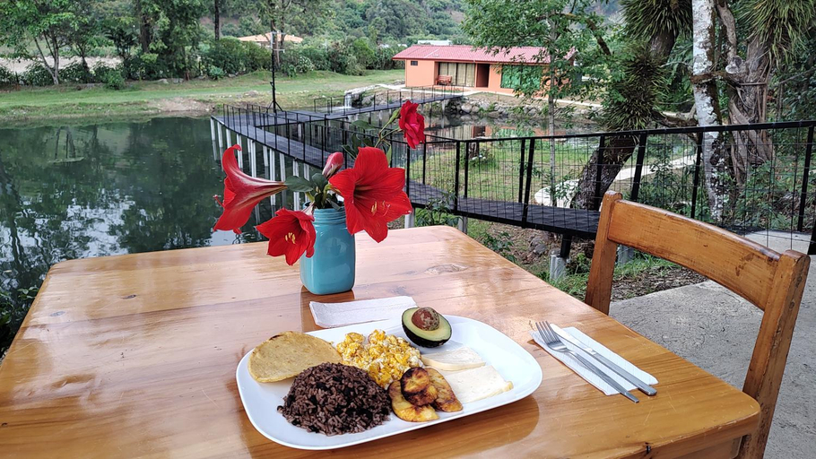 Food & Drinks 2, Persea Inn & Restaurante Toro Careto, Dota