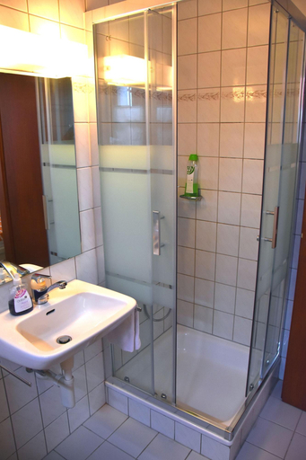 Bathroom 3, Hotel de l'Ours, Jura-North Vaudois