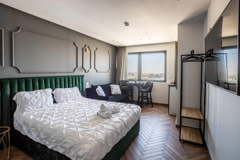 Bedroom 2, View of the Old City