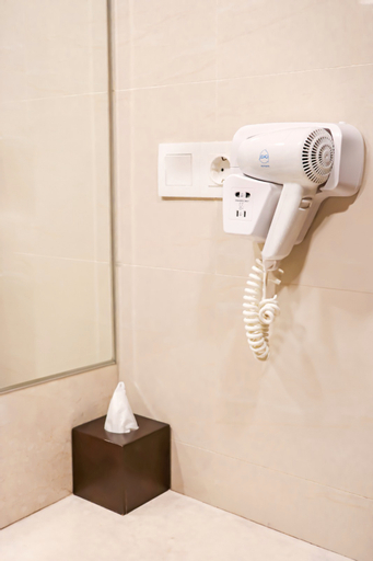 Bathroom 15