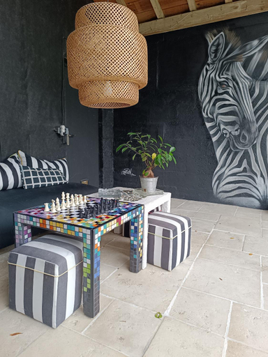 Others 4, Buky Palace, Charente-Maritime