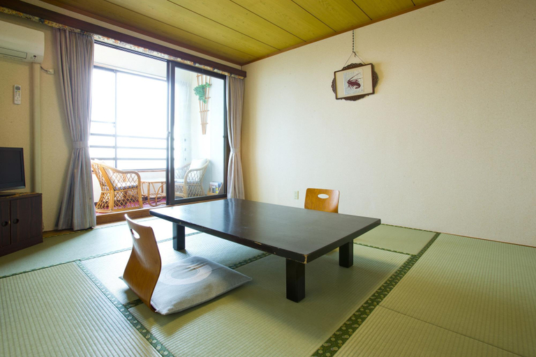 Bedroom 2, Hiyoshien, Mihama