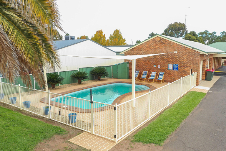 Sport & Beauty 2, The Leeton Heritage Motor Inn, Leeton