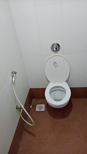 Bathroom 4, Hotel Guruprerna, Devbhumi Dwarka
