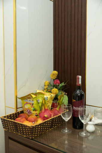 Food & Drinks