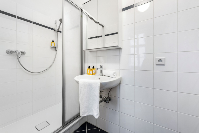Bathroom 3, TEMPORA Homes - Apartments Wienerberg, Wien