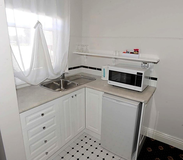 Yarrawonga Hotel, Moira - East