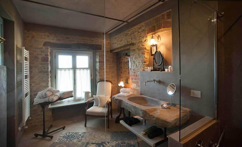 Bathroom 4, Tenuta Bricchi, Cuneo