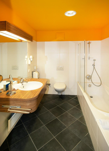 Bathroom 3, Hotel Restaurant Winkler, Bruck-Mürzzuschlag