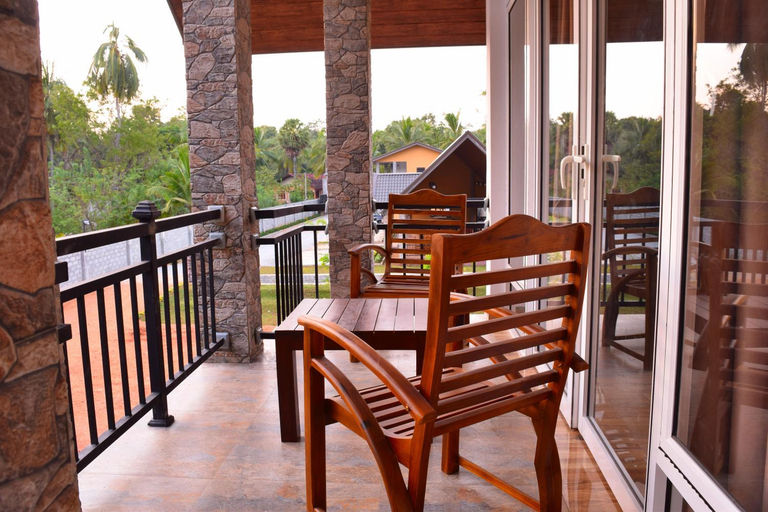 Others 4, Monarch Residence, Thamankaduwa