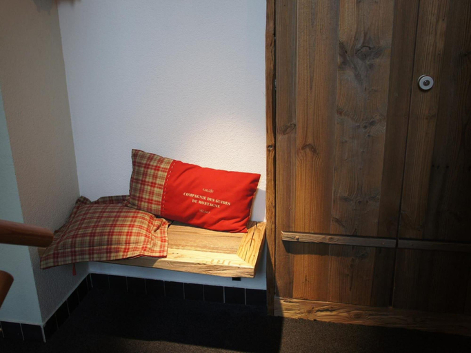 Public Area, Alpine Lodge, Visp