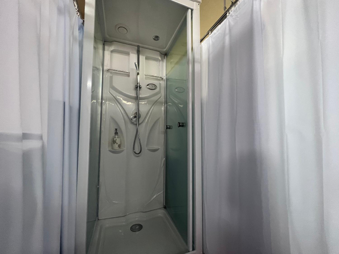 Bathroom 11