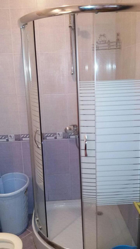 Bathroom 2, encanto, Plovdiv