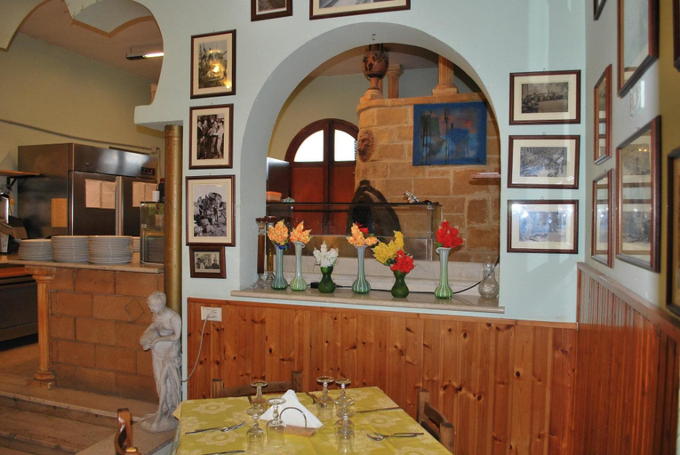 Food & Drinks 5, Athena, Trapani