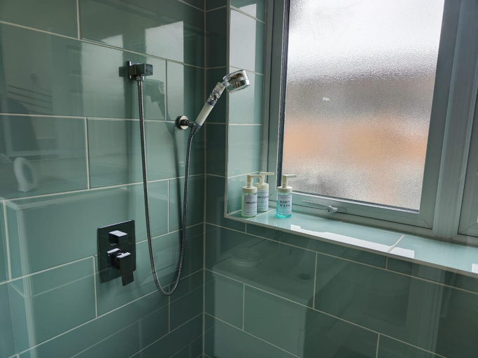 Others 5, Clifton House O2 & Excel Rooms with private bathroom and Breakfast option, London