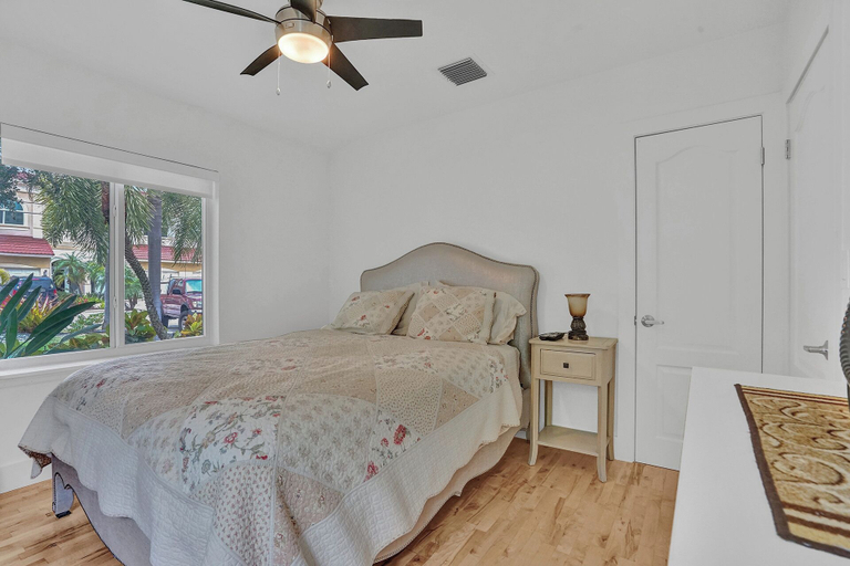 Bedroom 3, Daddy House, Broward