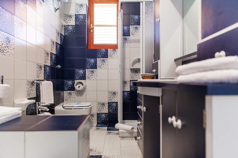 Bathroom 5, Agriturismo Salinola, Brindisi