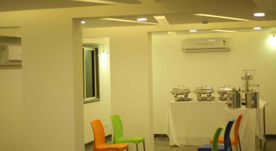 Food & Drinks 4, The Pacific Hotel, Vadodara