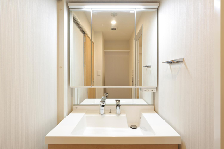 Bathroom 14