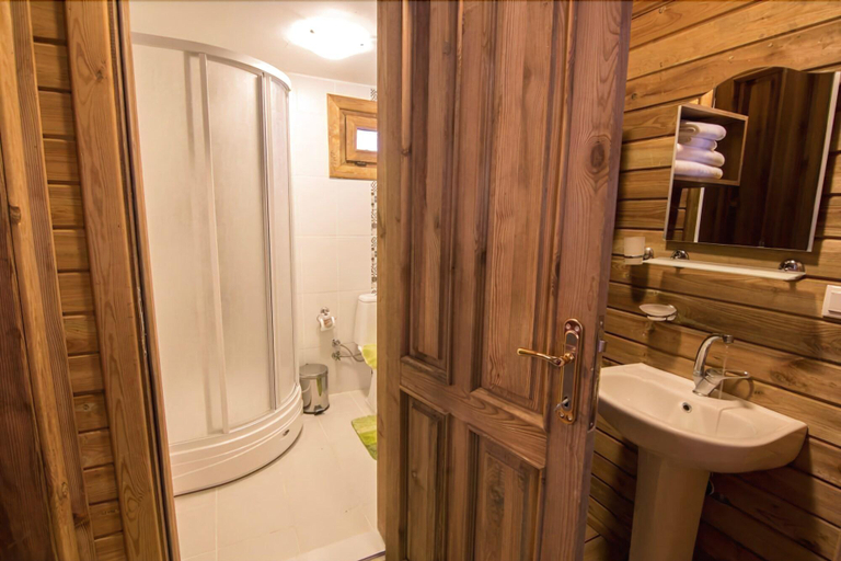 Bathroom 3, Uludag Orman Koskleri, Kestel